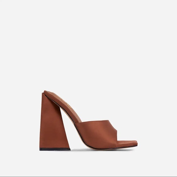 SOLD Square open toe sculptured flared block heel mule in brown satin - Picture 2 of 9